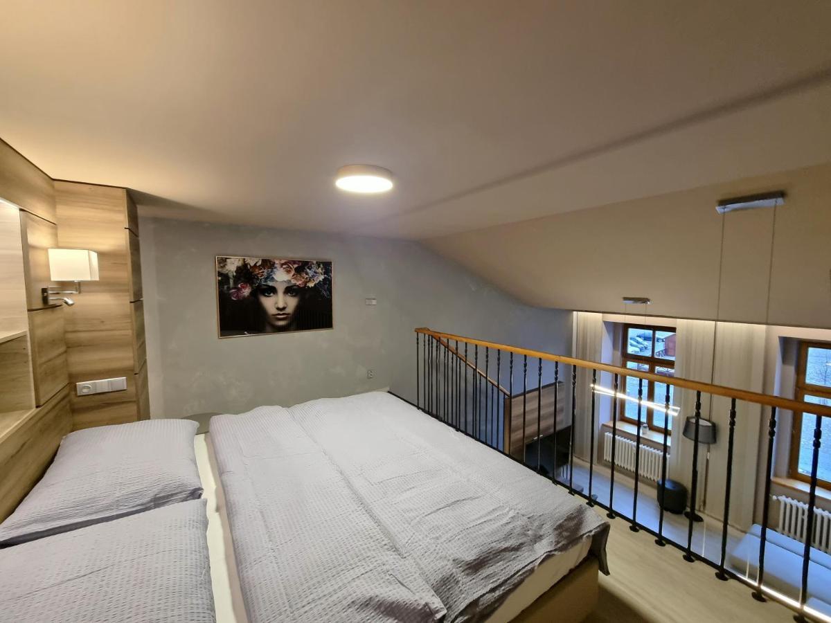 Apartmany Etenia Кадань Екстер'єр фото