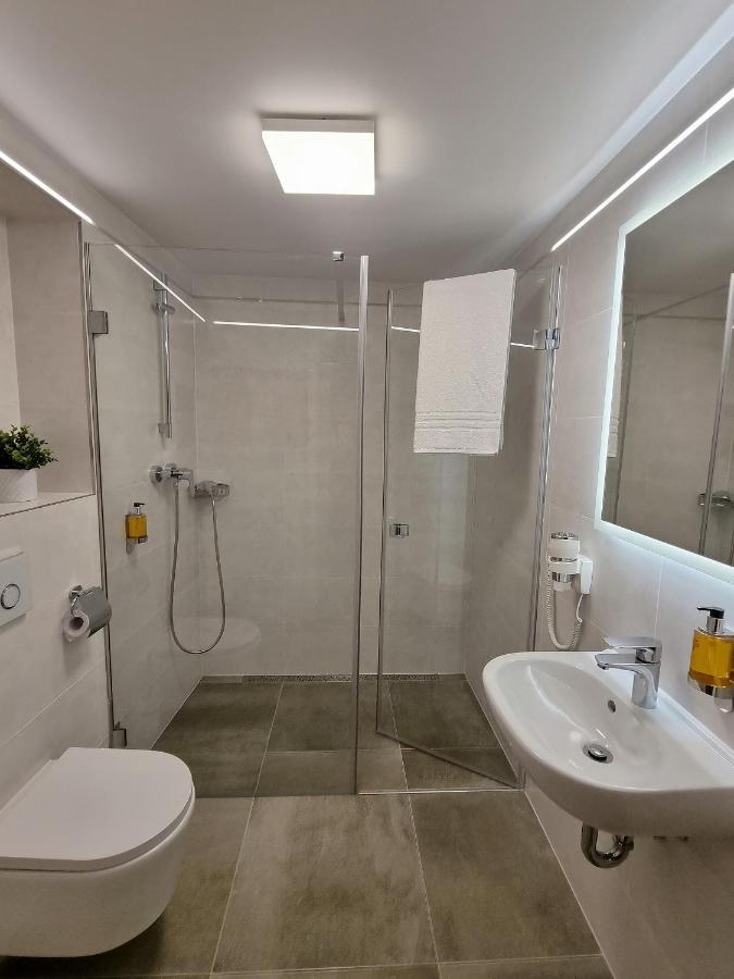Apartmany Etenia Кадань Екстер'єр фото