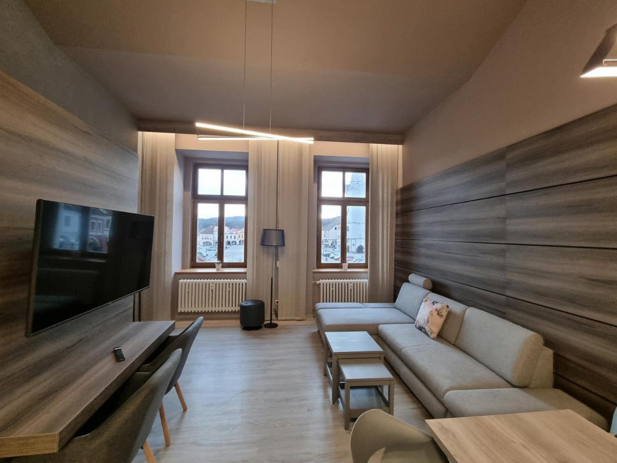 Apartmany Etenia Кадань Екстер'єр фото