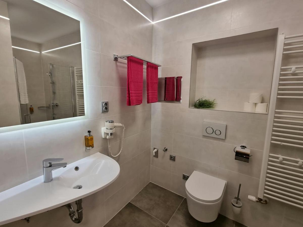 Apartmany Etenia Кадань Екстер'єр фото