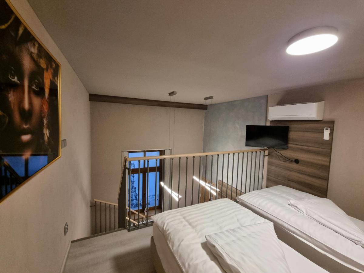 Apartmany Etenia Кадань Екстер'єр фото