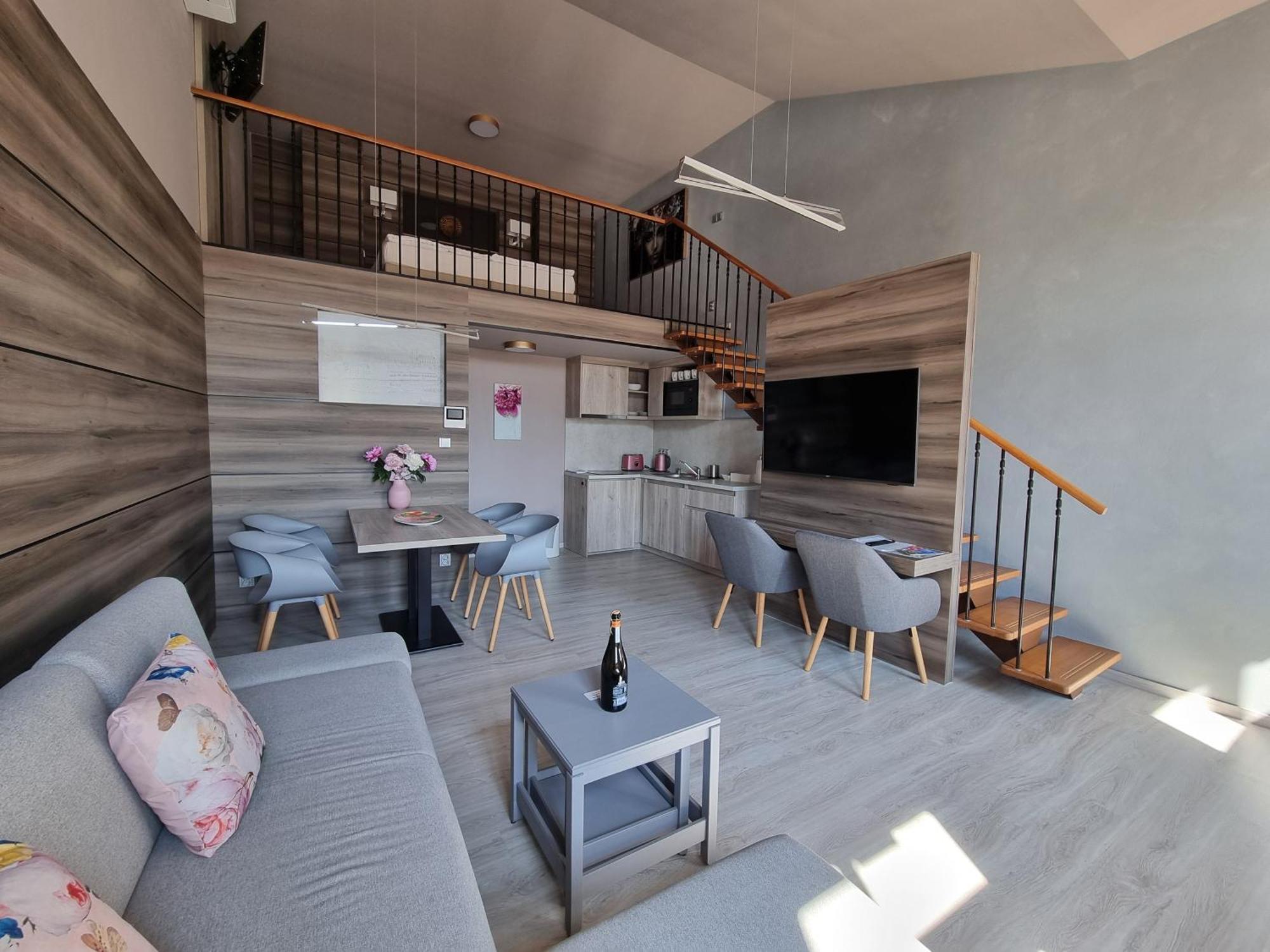 Apartmany Etenia Кадань Екстер'єр фото