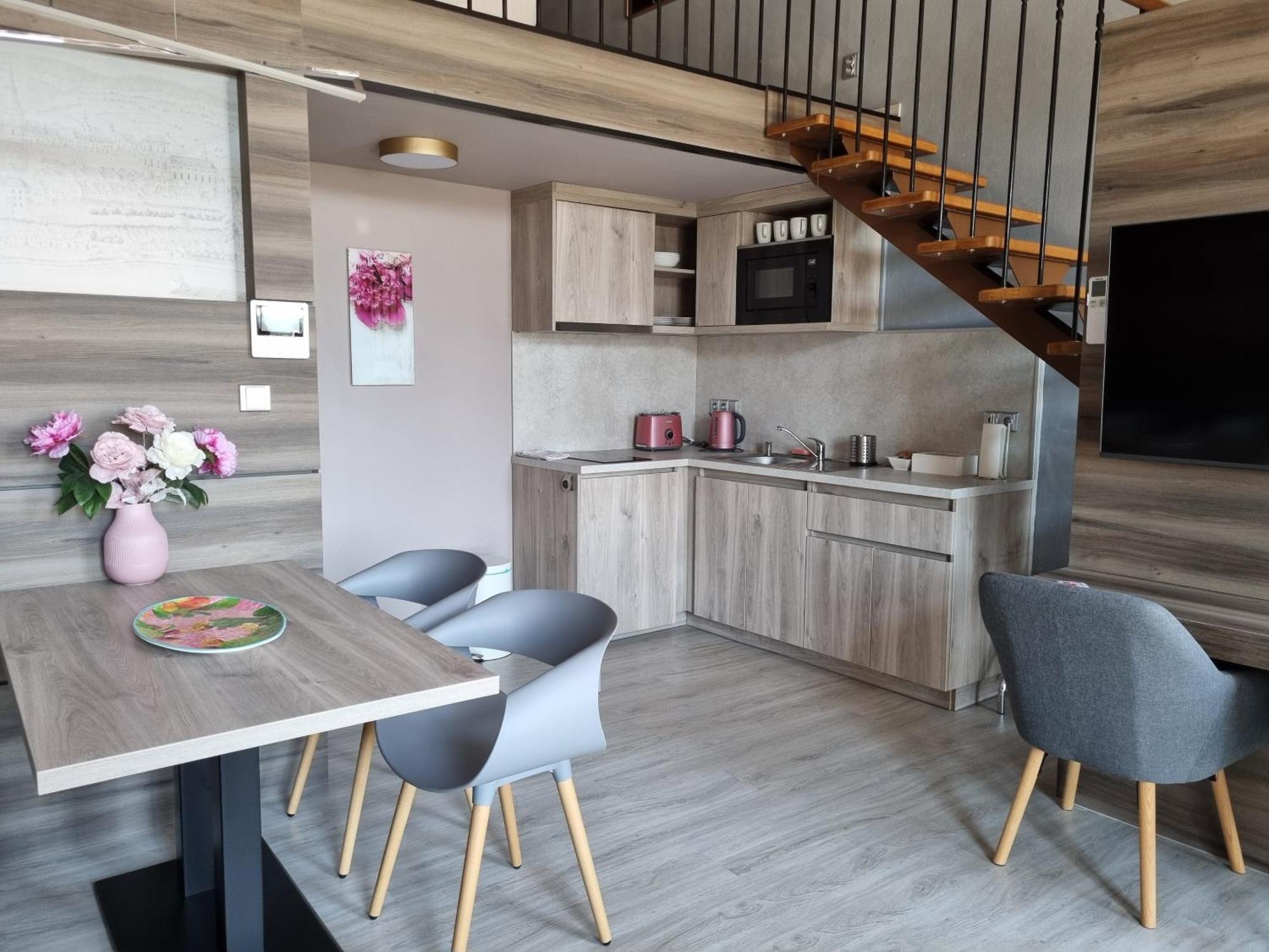 Apartmany Etenia Кадань Екстер'єр фото